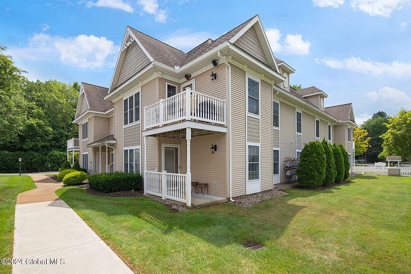 2nd image of 208 Mallards Pond Lane