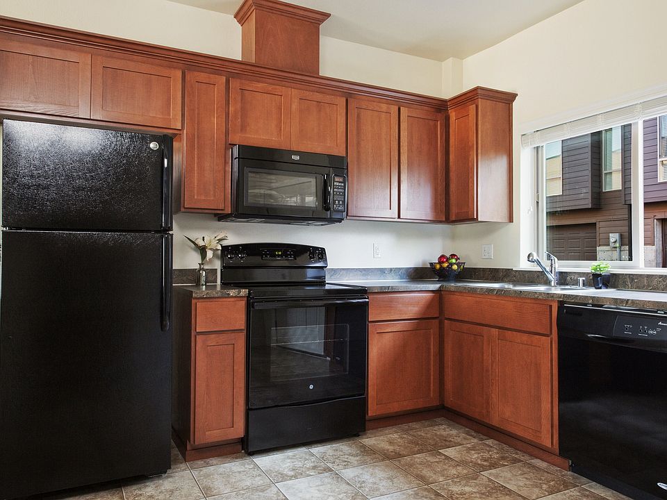 Kitchen (from living room)