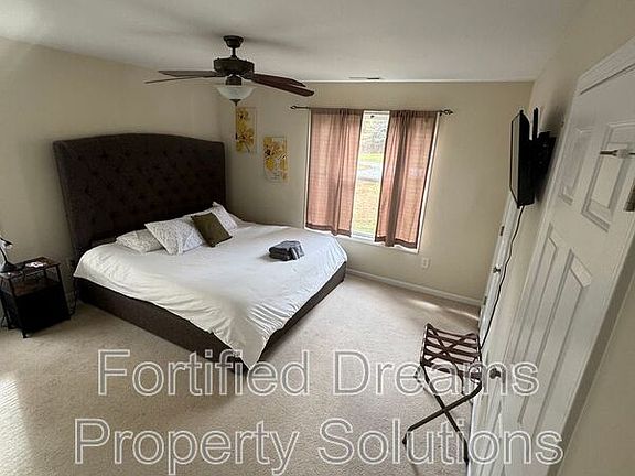 5th image of 5009 Hidden Red Oak Dr APT A