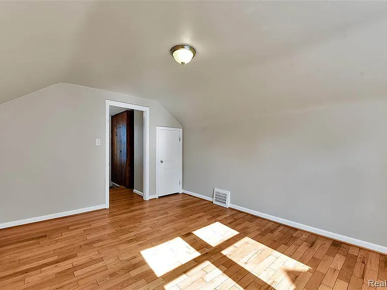 24717 New York St — Photo 14