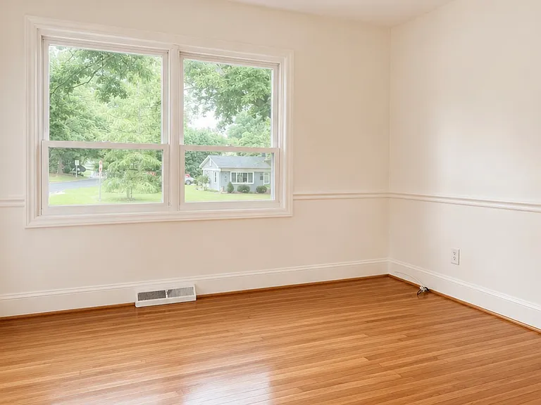 947 Dudley Dr — Photo 11