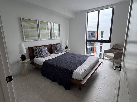 2nd image of 931 E 24th St #2838386