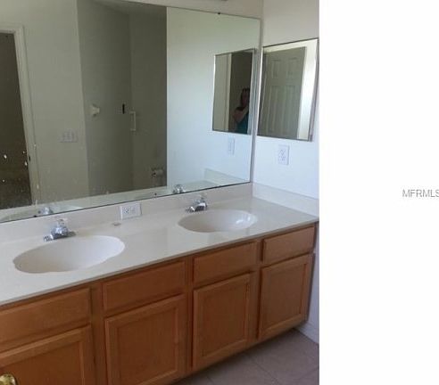 5th image of 667 Vallance Way NE
