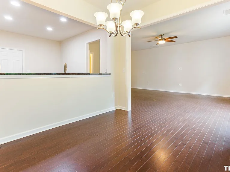 224 Lynchwick Ln — Photo 13