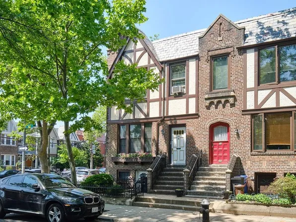 49 70th St, Brooklyn, NY 11209