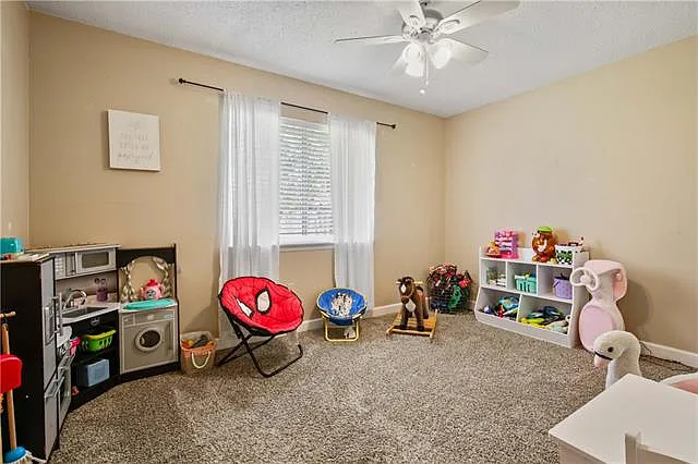 105 N Kings Ct — Photo 13
