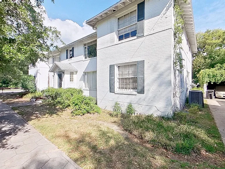 charming 2-bedroom, 1-bath upstairs rental — Photo 16