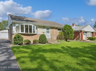 8292 N Wisner St, Niles, IL 60714