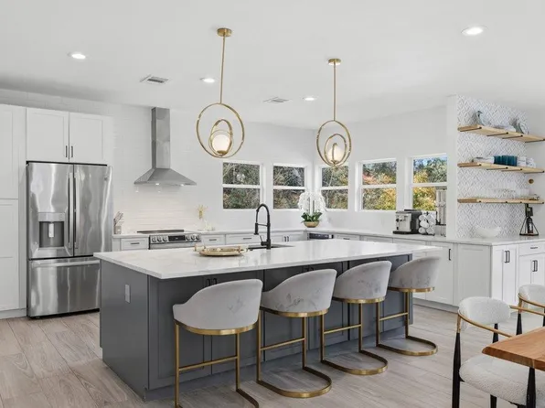 1904 Lakeway Blvd, Lakeway, TX 78734