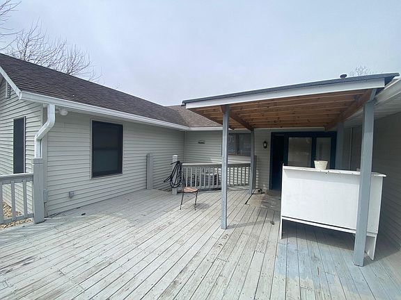 3rd image of 7649 Tinsel Ave