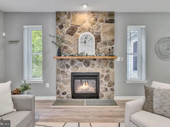 1631 Colonial Oak Ct, Huntingtown, MD 20639