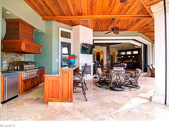 Summer Kitchen, Outdoor Fireplace, Spacious Lanai