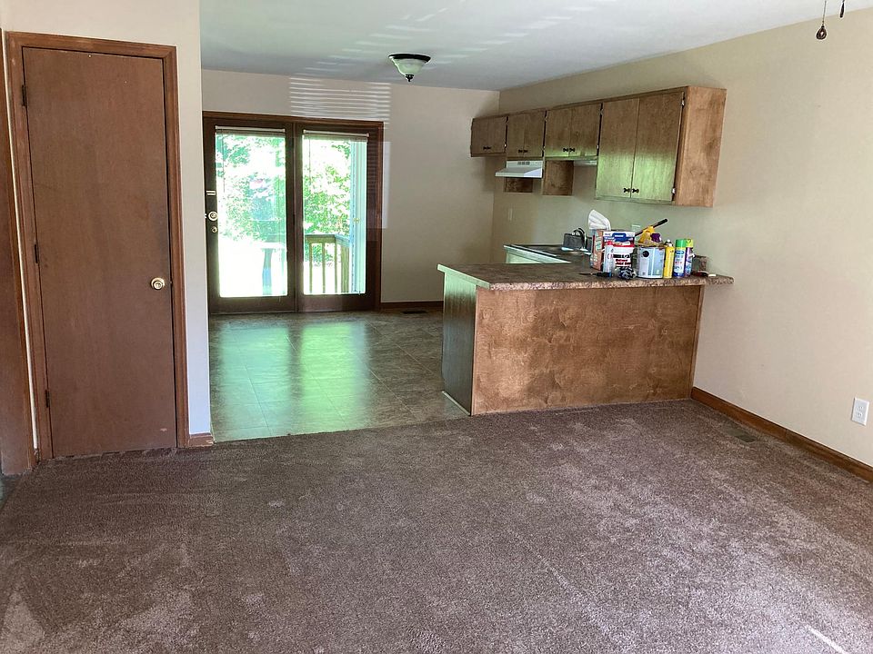 2nd image of 415 N Melville St