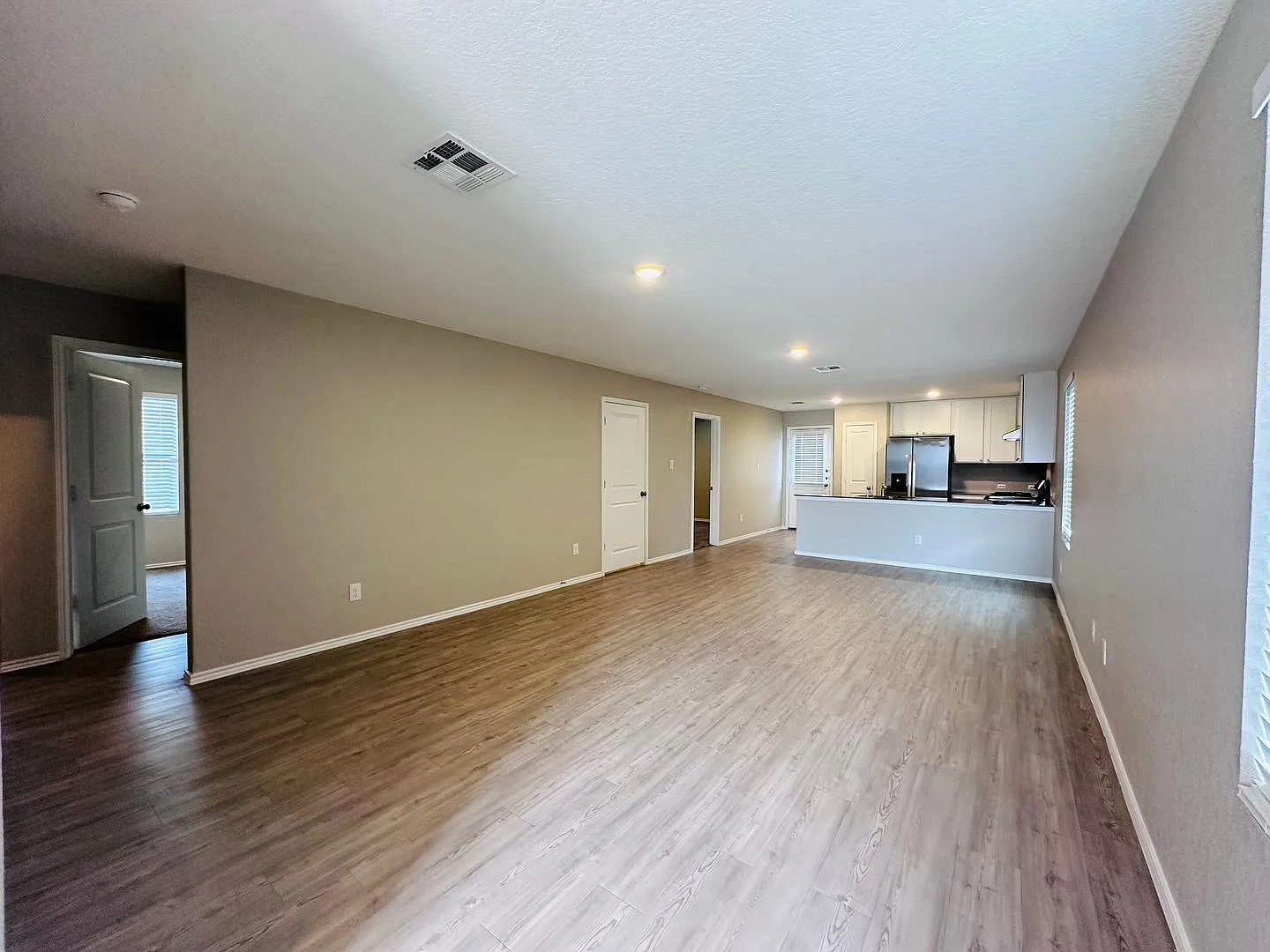 Charming 3-Bedroom Home in Ruby Crossing — Photo 3
