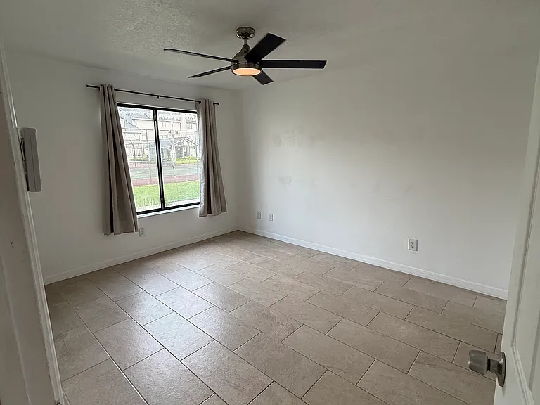2254 Grenwich Ave #2254 — Photo 20