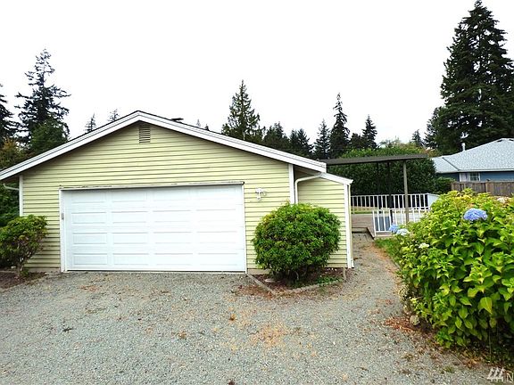 3rd image of 276 Edinburgh Dr
