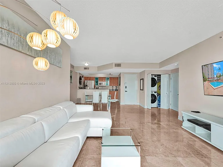 17555 Atlantic Blvd #806 — Photo 6