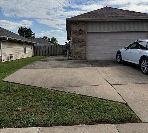 3rd image of 4442 W Tilden Street