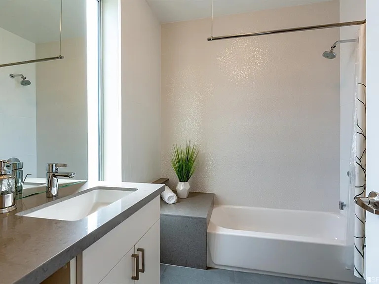 238 Olive St #401 — Photo 13