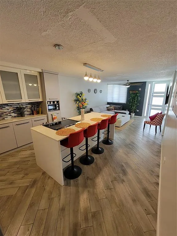 2 bed, 1.0 bath, 760 sqft, $1,700 — Photo 4