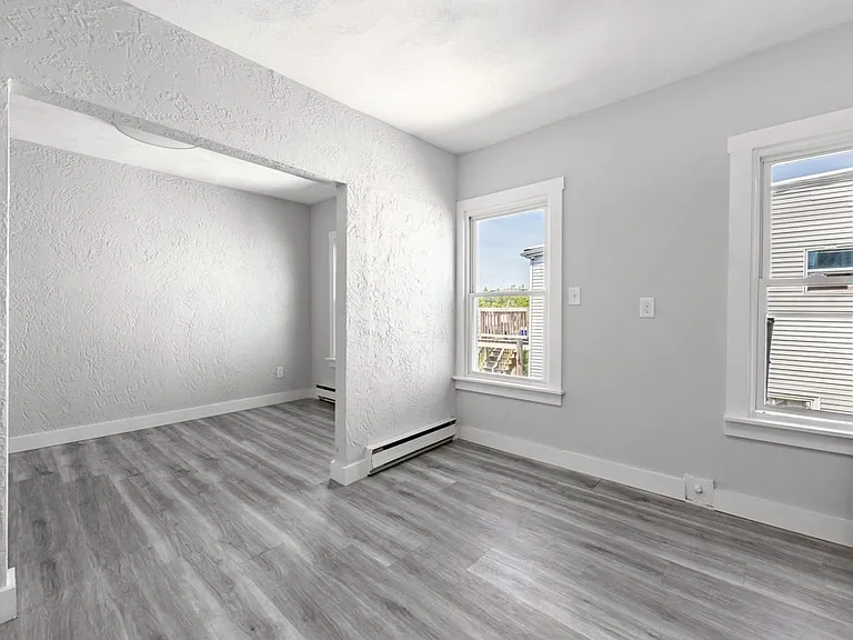 186 Marion St #3 — Photo 6
