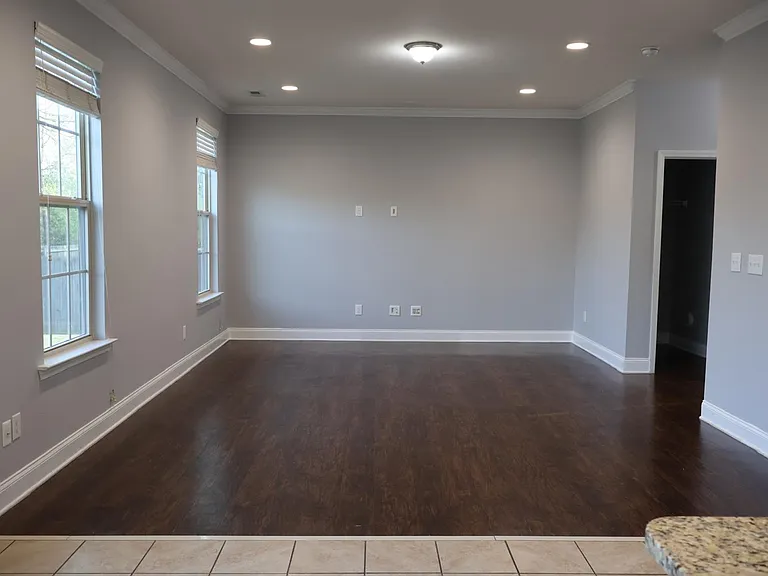 1328 Lowenstein St — Photo 9