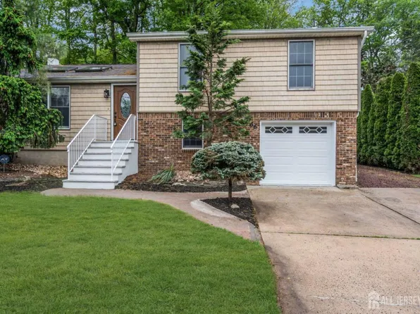 66 Dayton Rd, Jamesburg, NJ 08831