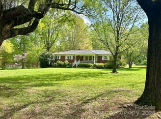 5825 Enochville School Rd, Kannapolis, NC 28081
