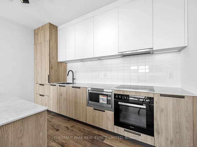 759 Queen St E #Penthouse 1 — Photo 11