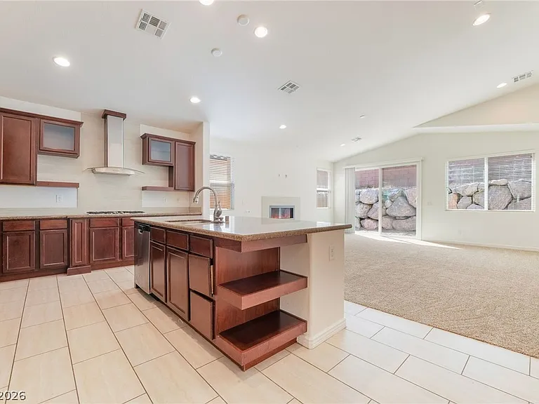 9835 High Alpine St — Photo 17