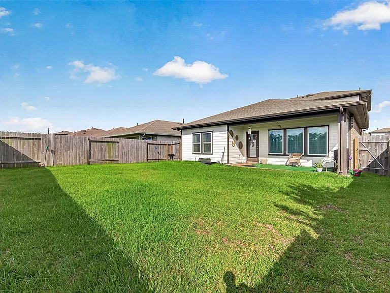 7211 Colwyn Bay Trl — Photo 48