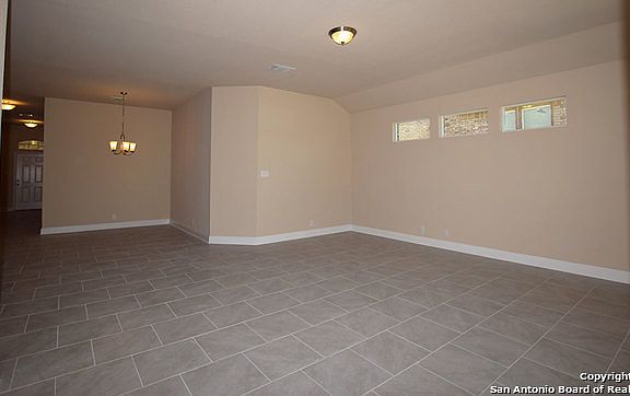 5th image of 112 White Rock
