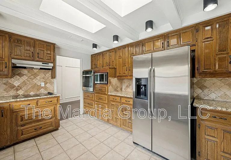 2702 Lookout Pl — Photo 9
