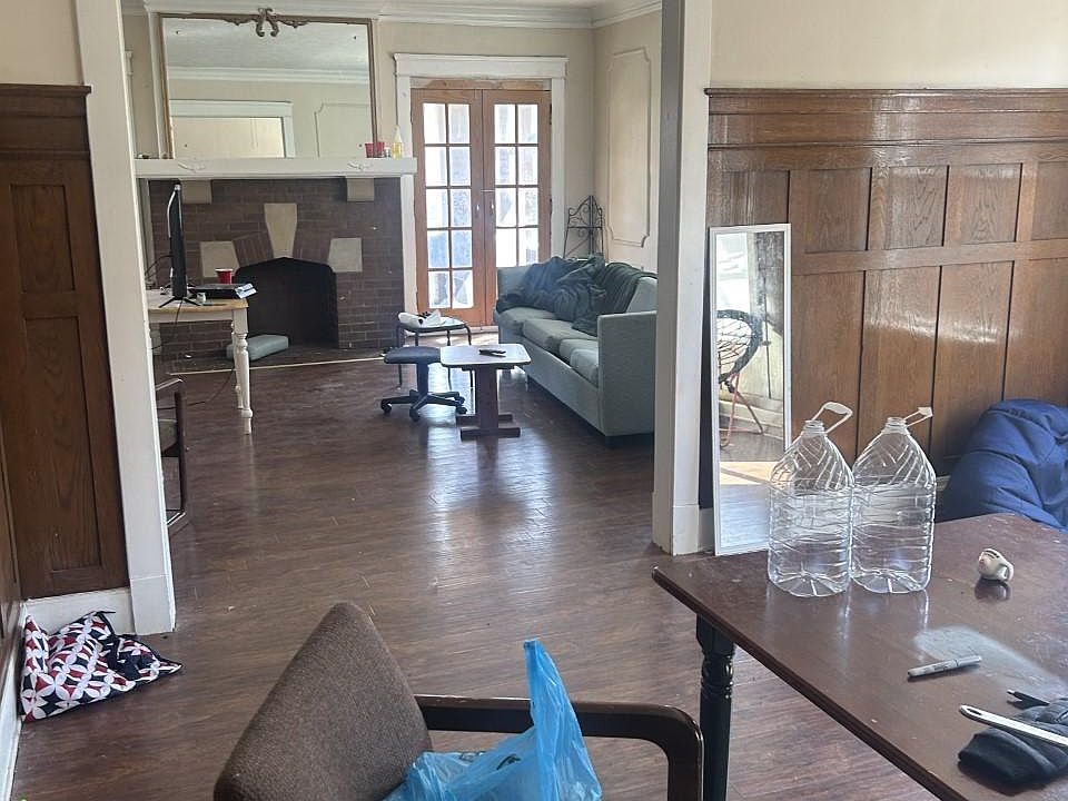 2nd image of 11419 Ashbury Ave APT 2