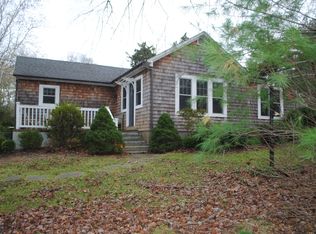 14 Oak Pl, Southampton, NY 11968