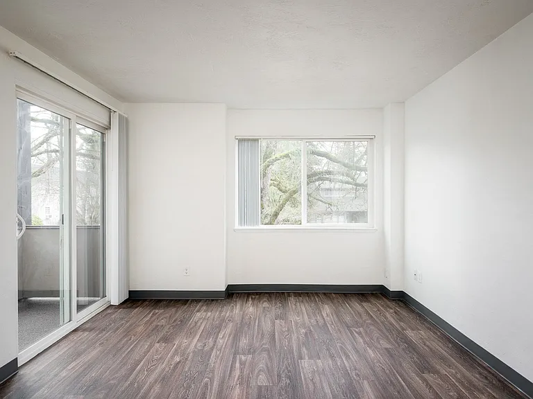 Broadway Center | Living Area