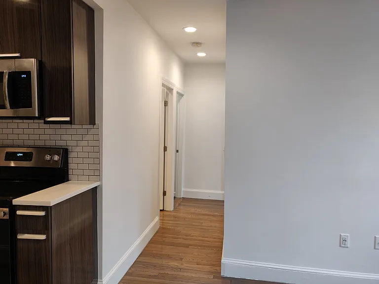 21 Peterborough St #4 — Photo 5