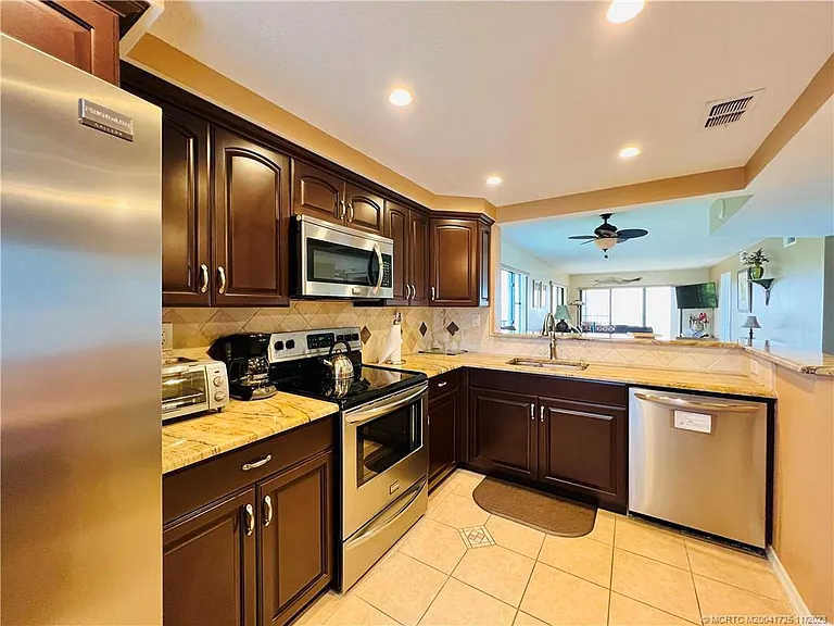 9400 S Ocean Dr #201B — Photo 10