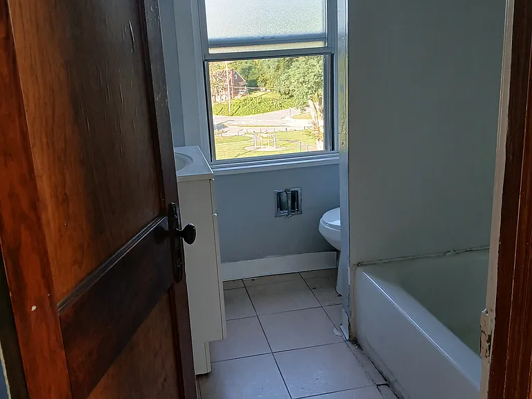 515 Giffin Ave — Photo 9