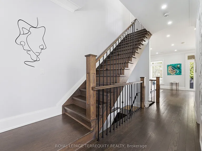 130 Edgecroft Rd — Photo 7