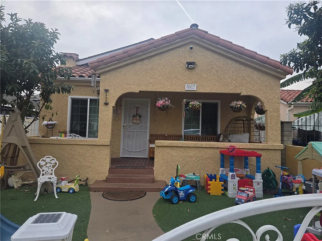 Building Photo - 5557 Olive Ave