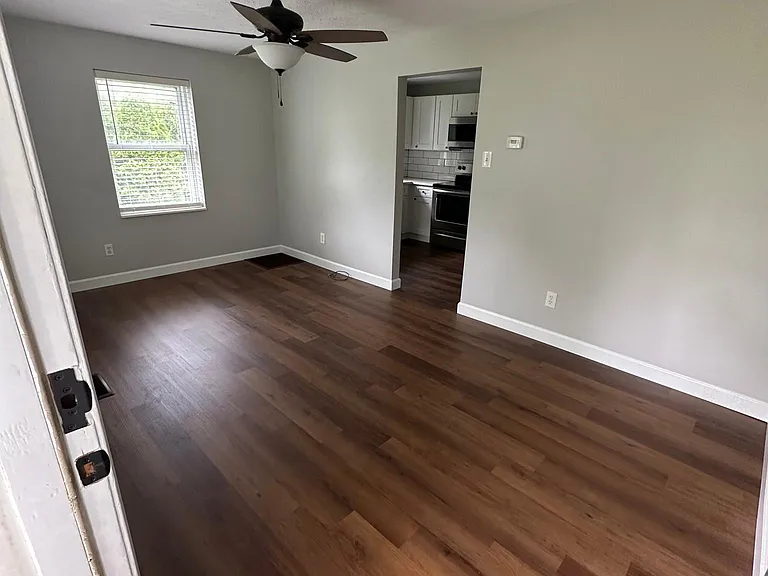 202 Greenwood Ave — Photo 6