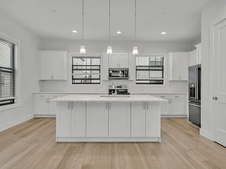 62 W Jersey St #13 — Photo 12