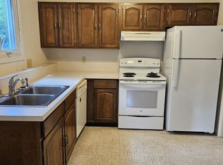 29B Plumtree Rd #B, Sunderland, MA 01375