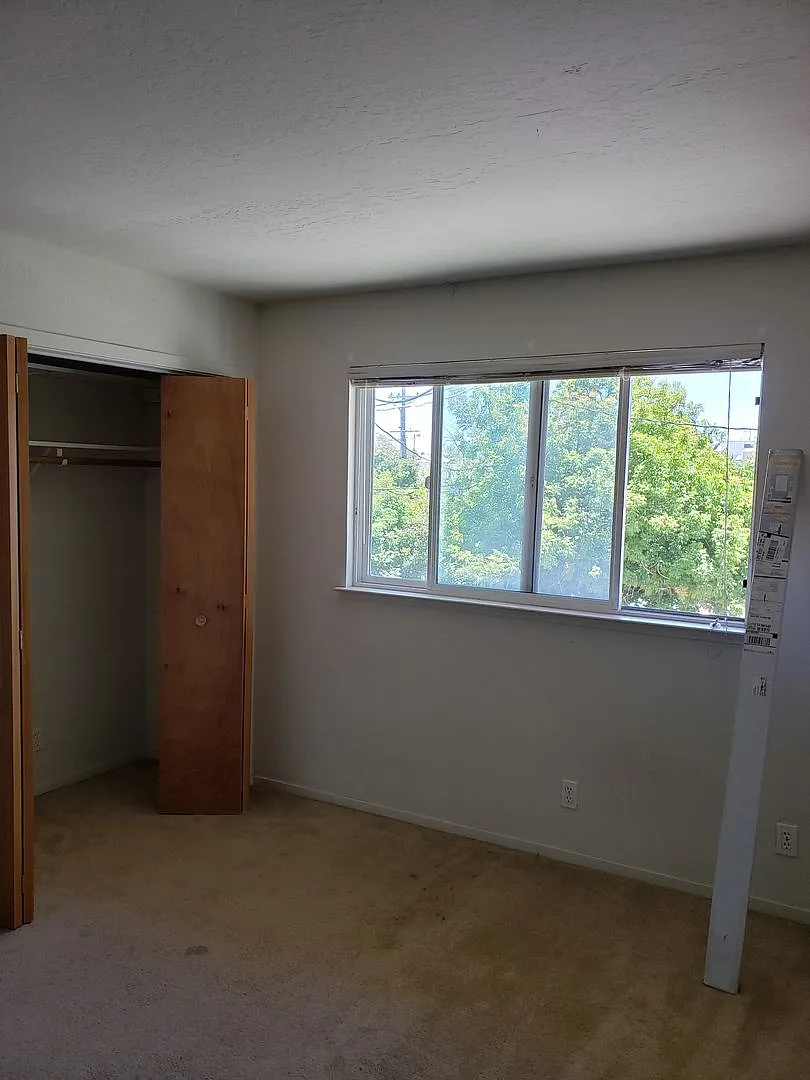 210 Locust Street — Photo 2