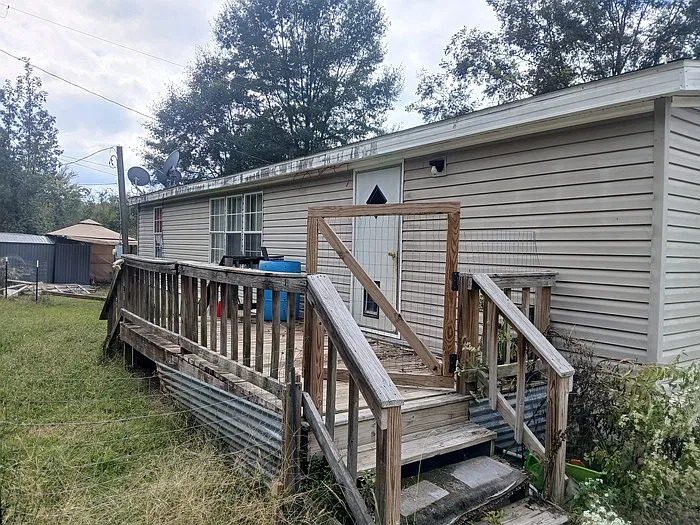 3 bed, 2.0 bath, 1344 sqft, $1,000 — Photo 2