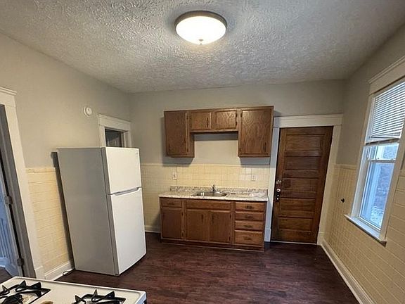 3rd image of 3733 W 14th St
