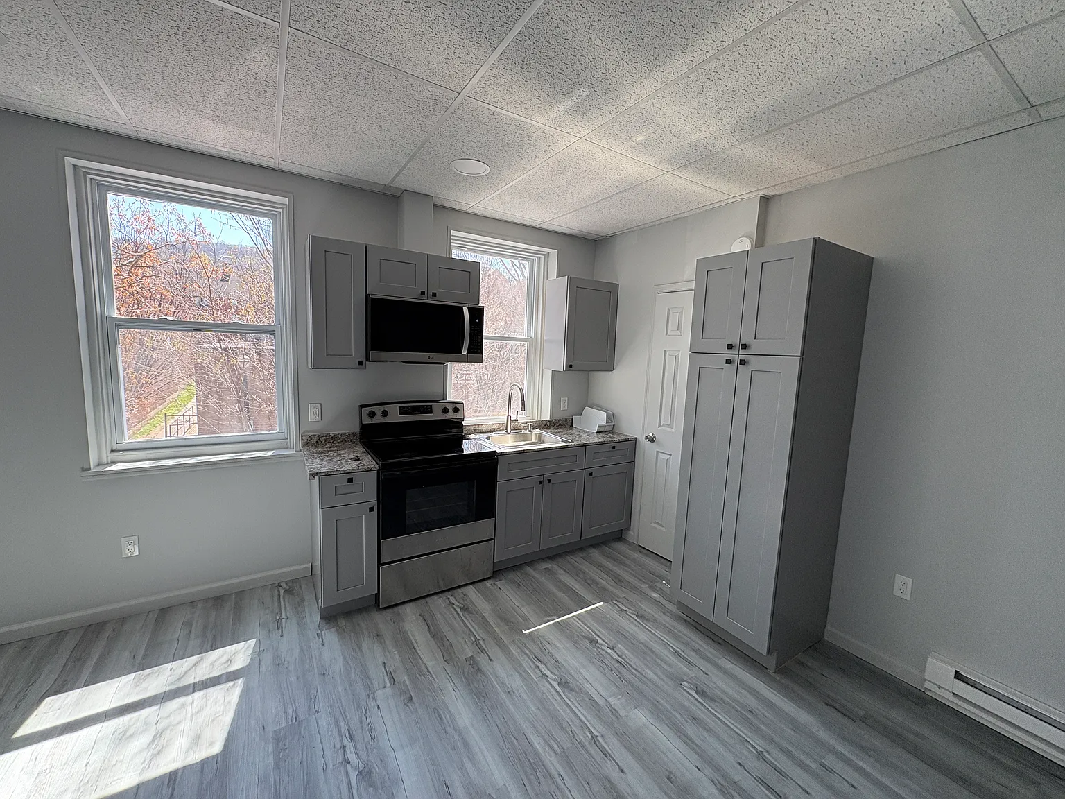 25 E 4th St — Photo 3