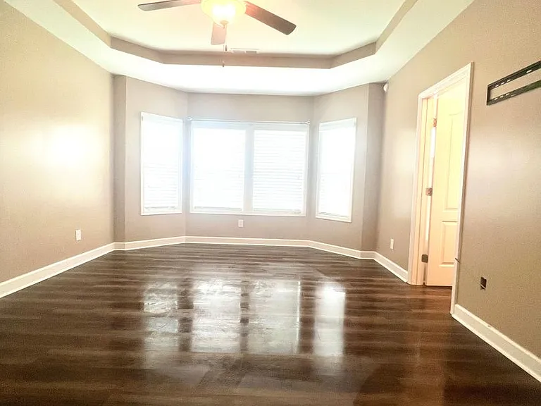 2131 Stafford Dr — Photo 13