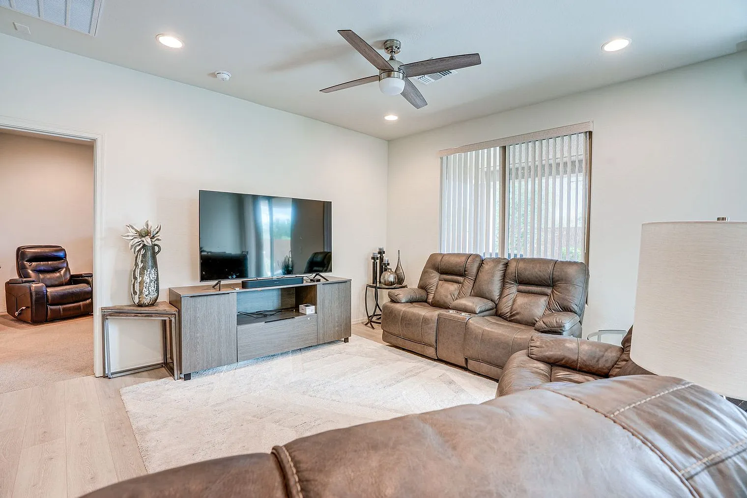 2 bed, 2.0 bath, 1270 sqft, $2,661 — Photo 1